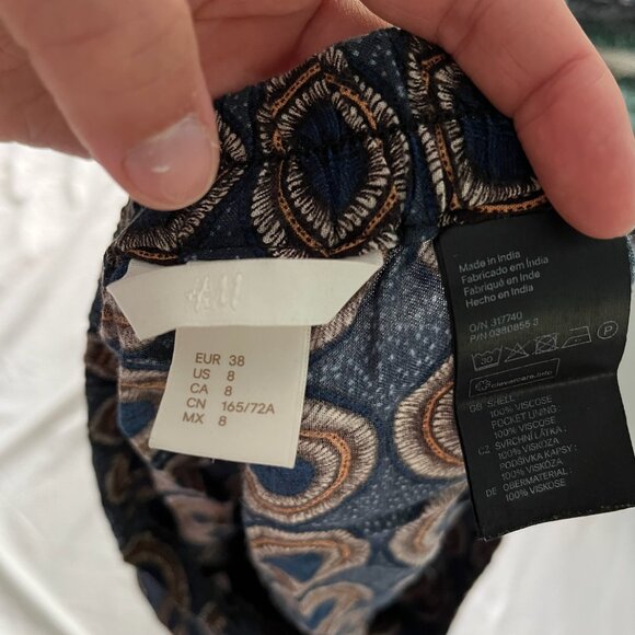 Patterned H&M Shorts - Picture 4 of 4
